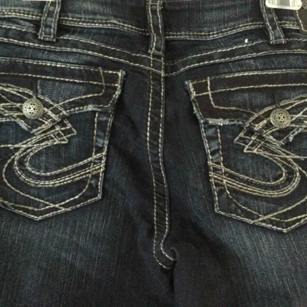 Silver Jeans - Picture 5 of 9